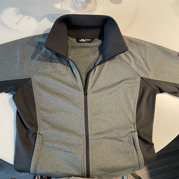 New North Face Women’s Track Jacket - Picture 3 of 7